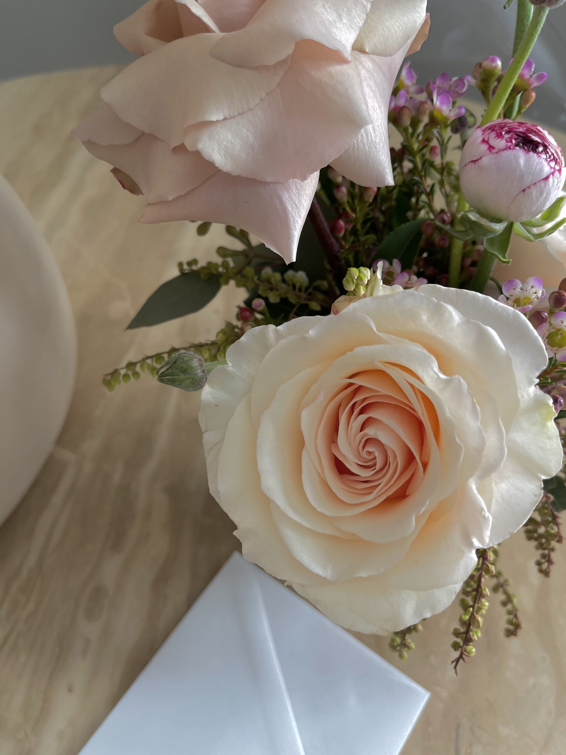 bud vase flower delivery